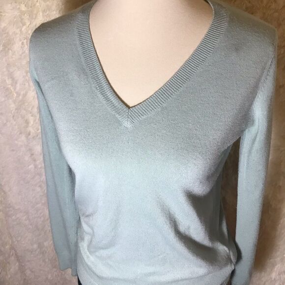 Forever 21 Mint Green V-Neck Sweater - Picture 3 of 7